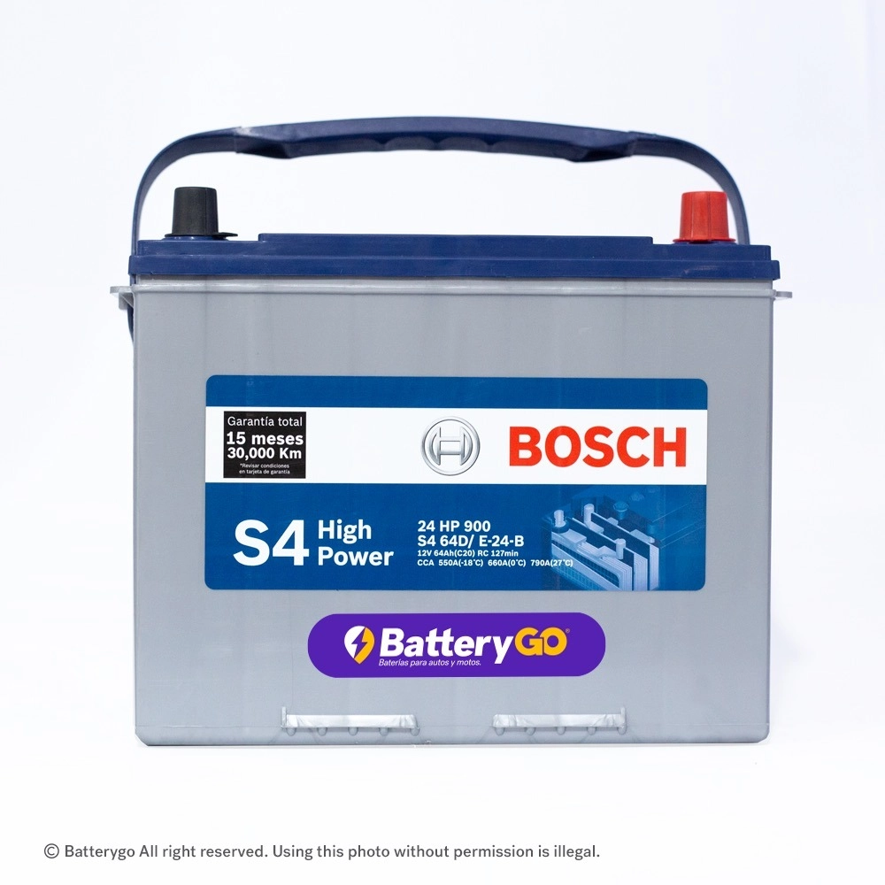 Batería Bosch S4 24 HP (64Ah) de alto rendimiento, disponible para servicio a domicilio en Guayaquil.