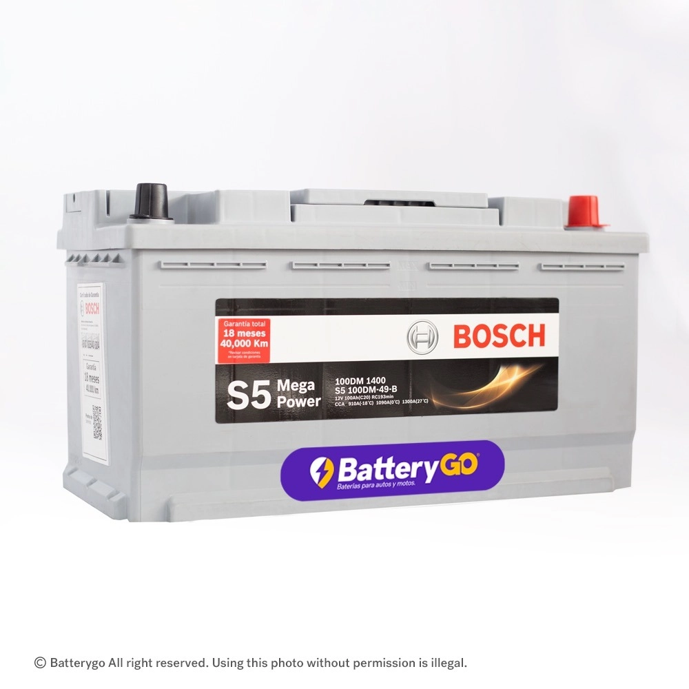 Batería Bosch S5 100 DM (100Ah) de alto rendimiento para vehículos premium, disponible para servicio a domicilio en Guayaquil.