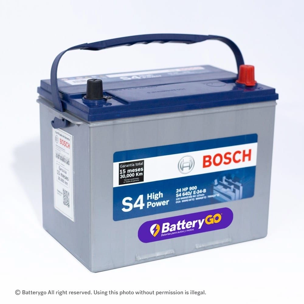 Batería Bosch S4 24 HP (64Ah) de alto rendimiento, disponible para servicio a domicilio en Guayaquil.