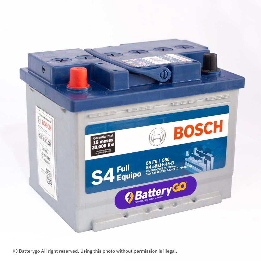 Batería Bosch S4 55 FE (58Ah) de rendimiento Full Equipo, disponible para servicio a domicilio en Guayaquil.