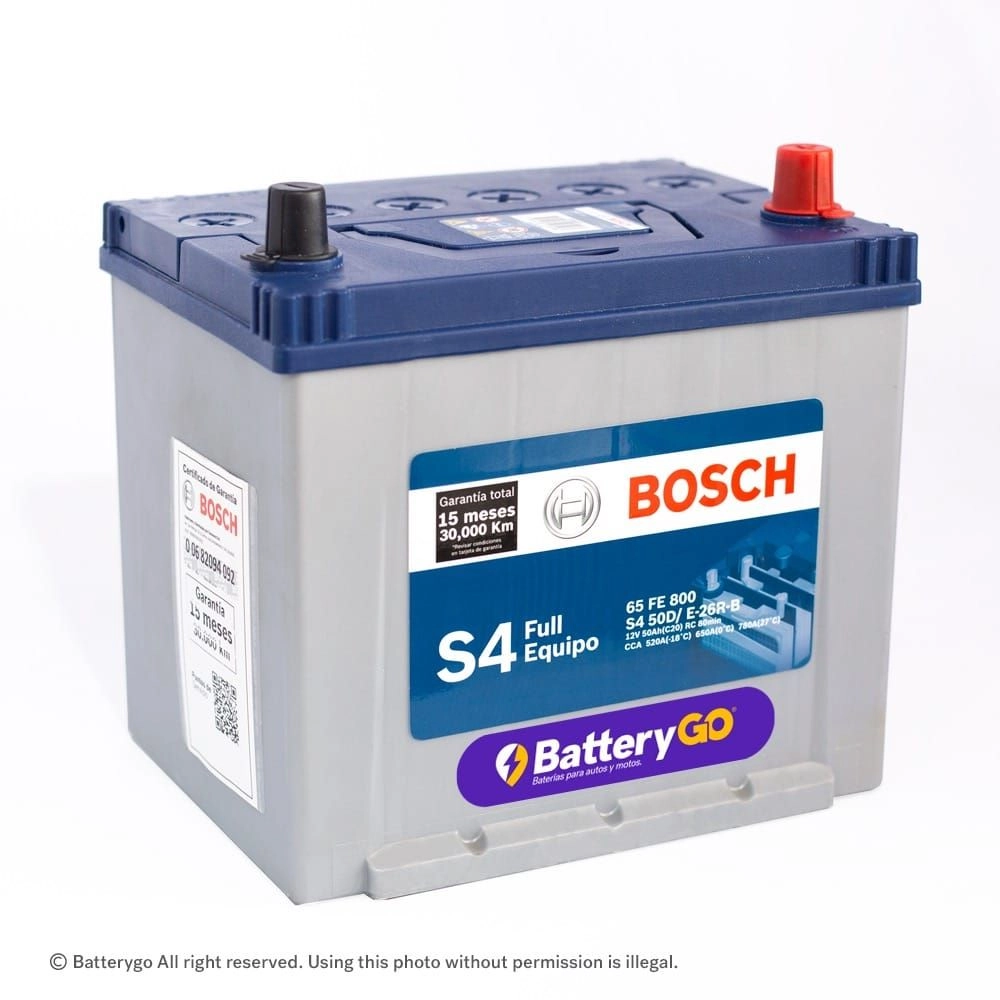 Batería Bosch S4 66 FE (60Ah) de rendimiento Full Equipo, disponible para servicio a domicilio en Guayaquil.