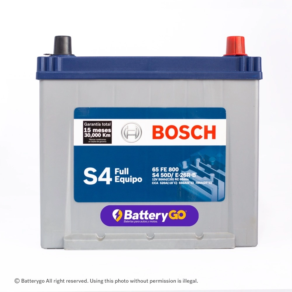 Batería Bosch S4 65 FE (62Ah) de rendimiento Full Equipo, disponible para servicio a domicilio en Guayaquil.