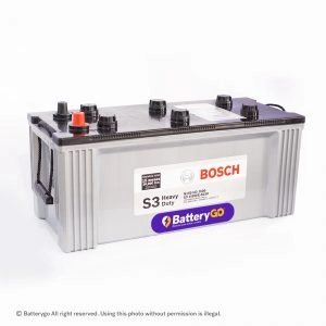 Batería Bosch S3 N150 de 150Ah, diseñada para vehículos pesados, disponible para servicio a domicilio en Guayaquil.