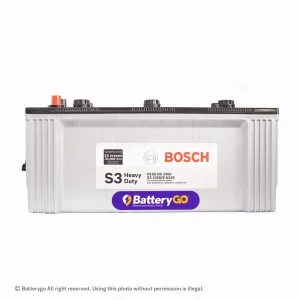 Batería Bosch S3 N150 de 150Ah, diseñada para vehículos pesados, disponible para servicio a domicilio en Guayaquil.